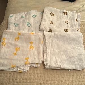 4 Aden and Anais Swaddle Blankets